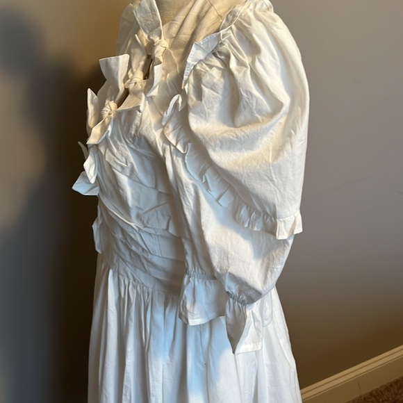 🤍🤍🌸- Beautiful Sofia the Label White Dress with bows - NWT - Picture 5 of 11